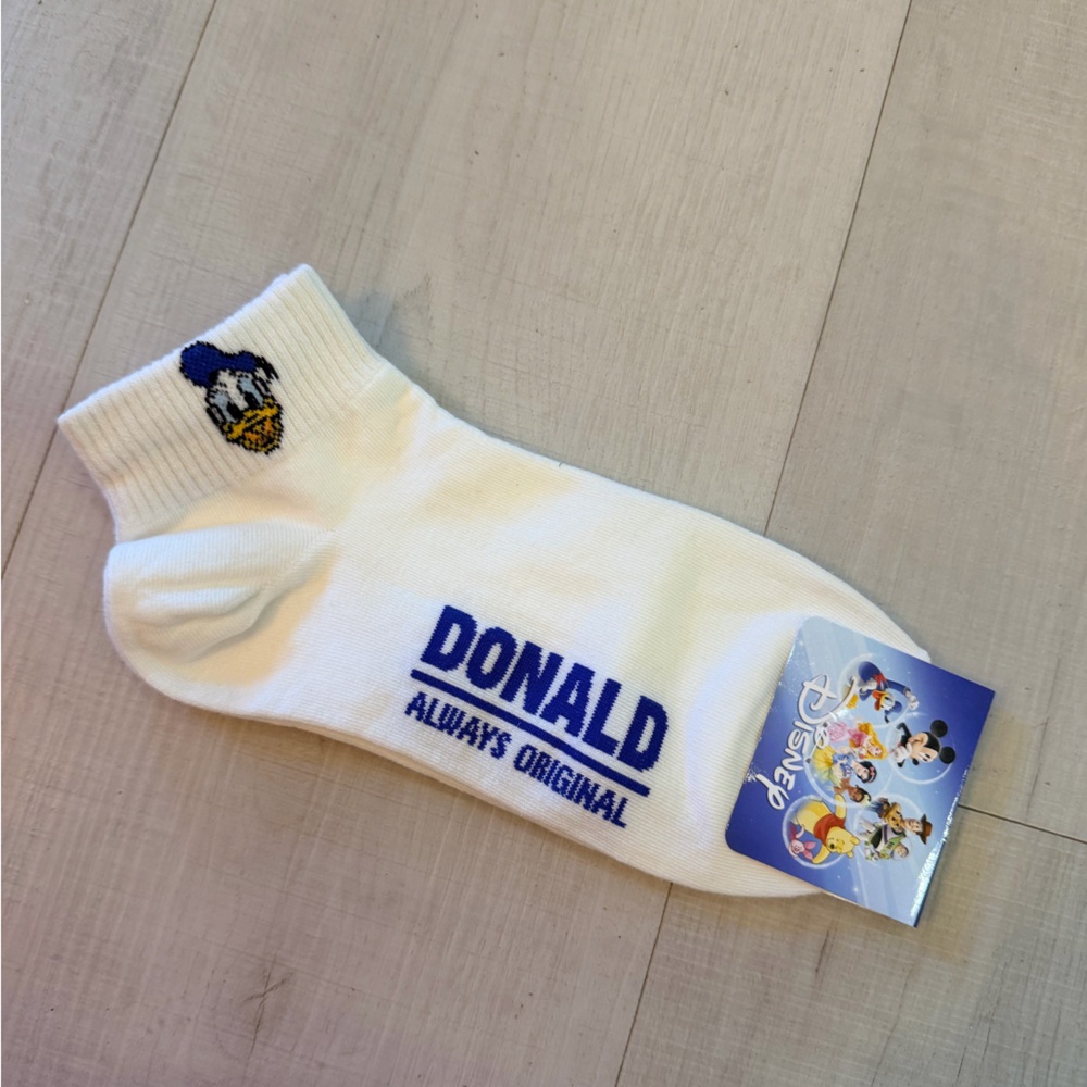 Disney White and‎ Blue Donald Duck Socks
